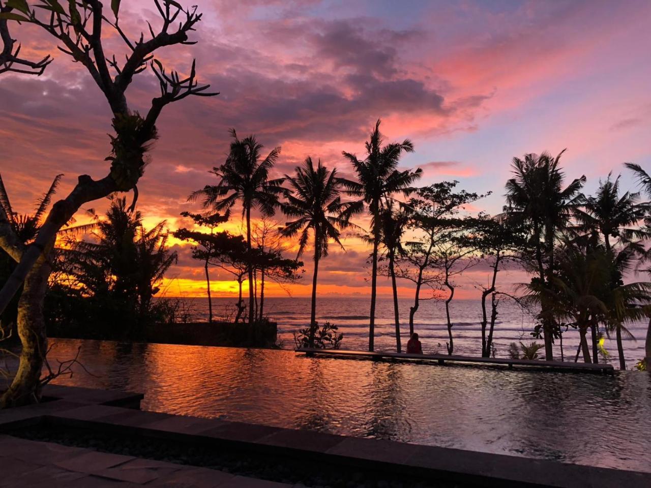 Bali Natha Beach Front Canggu Buitenkant foto